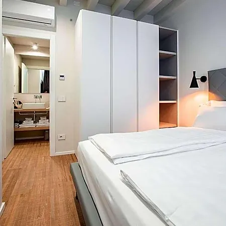 Ah Villaglori Boutique 4* ברשה